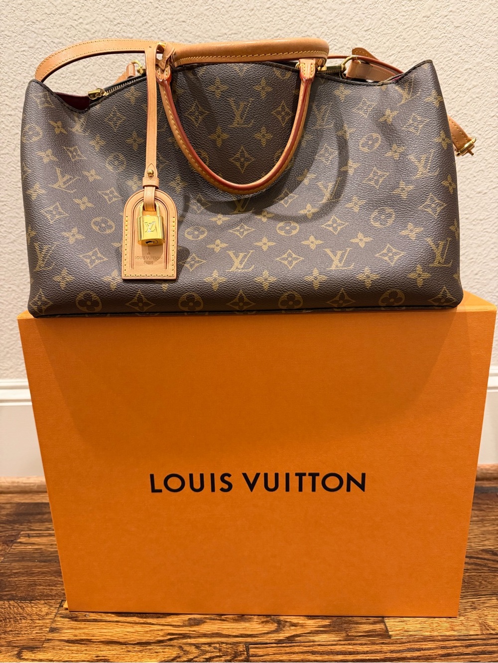 Louis Vuitton Monogram Canvas Brown Tote with Natural Vachetta Handles